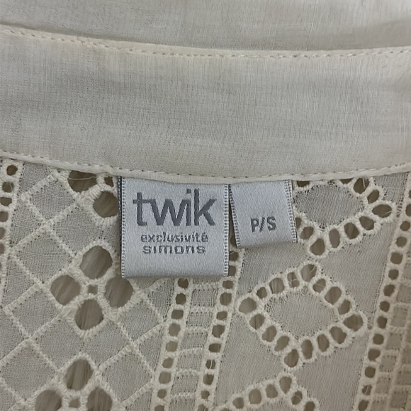 TWIK WOMEN’S EYELET BLOUSE - Picture 6 of 7